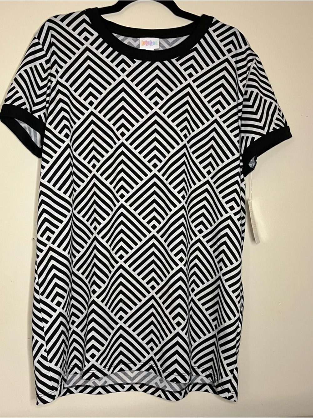 LuLaRoe Black & White Geometric Short Sleeve Top